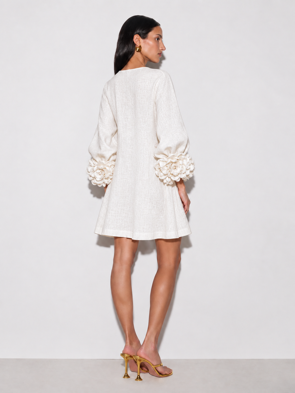 Bruna | Vestido Mini de Mezcla de Lino con Puños Anudados
