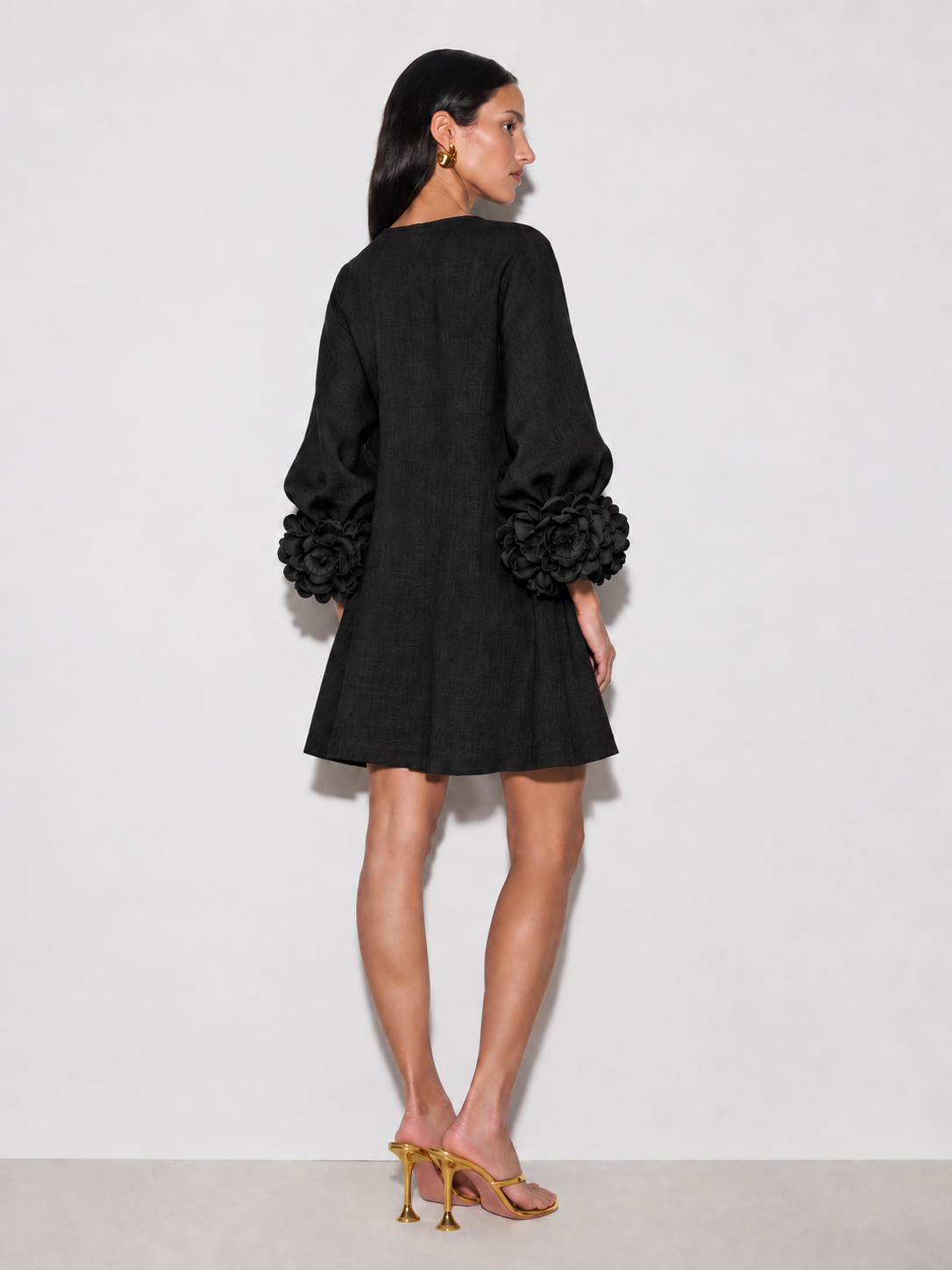 Bruna | Vestido Mini de Mezcla de Lino con Puños Anudados