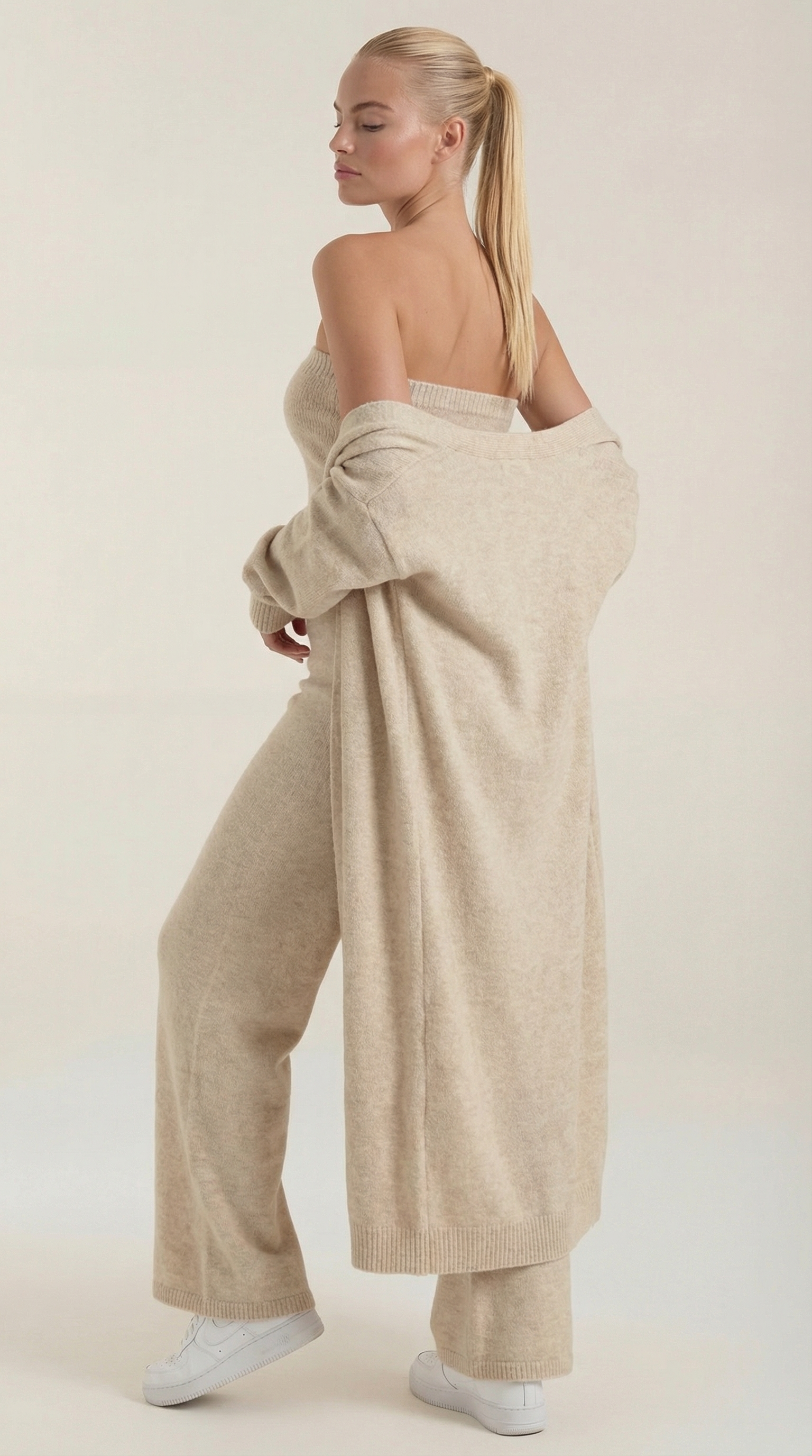 Jeanne Strick Loungewear Set