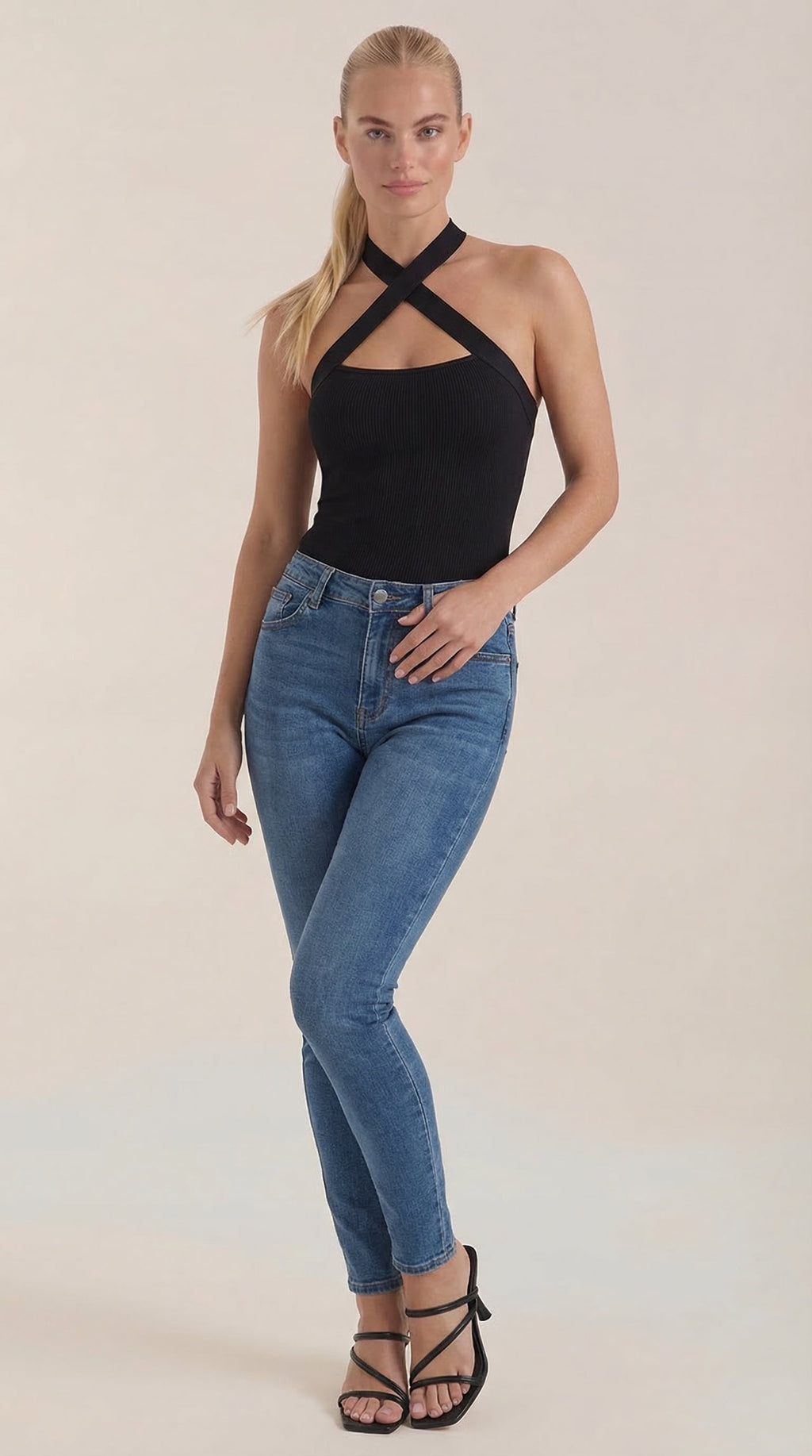 Top Halter Brianna con tirantes entrecruzados